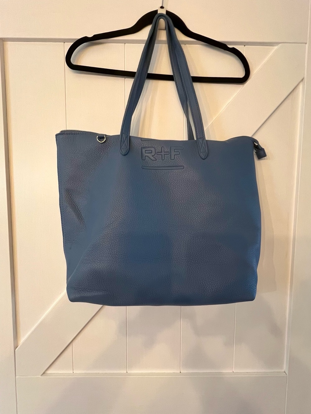 Rodan + Fields Pebbled Blue Leather Tote (14”Hx14 1/2”Wx5”D)